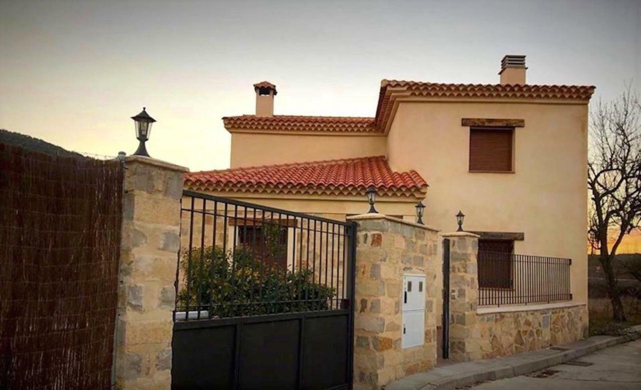 Casa Rural Laguna De Uña Exterior foto